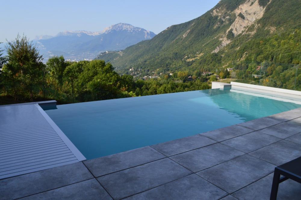 piscine a débordement